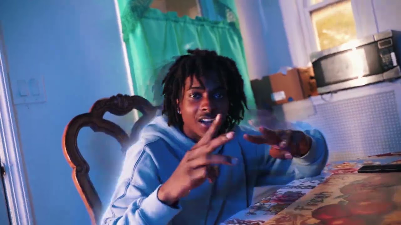 DaeB x Wall.e - Wallin & Geekin (Official Music Video)