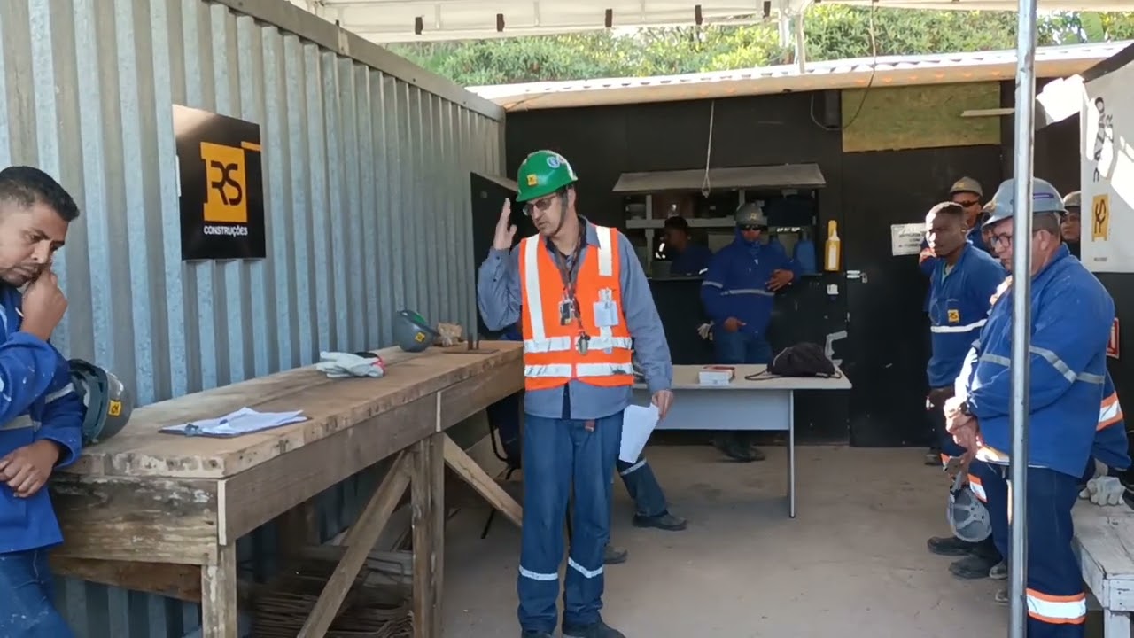 RS CONSTRUÇÕES DDS ESCAVAÇÃO DE VALAS