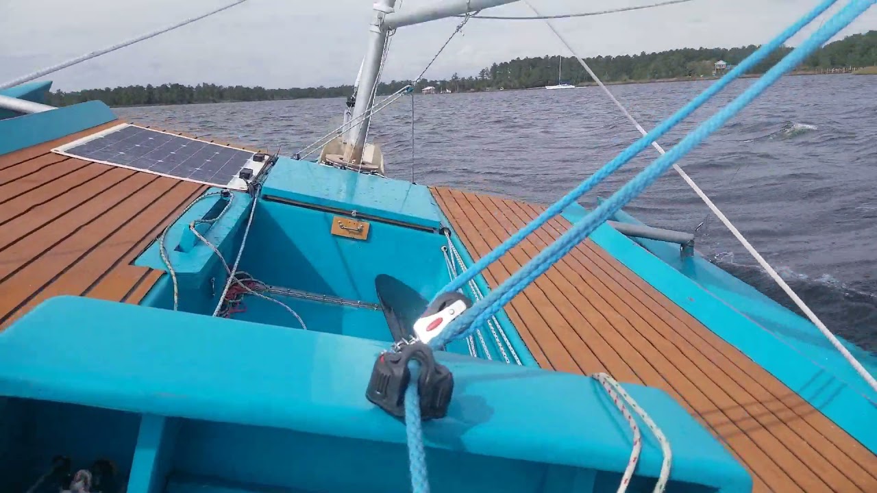 Sailing the trimaran at the B&B Messabout 2021