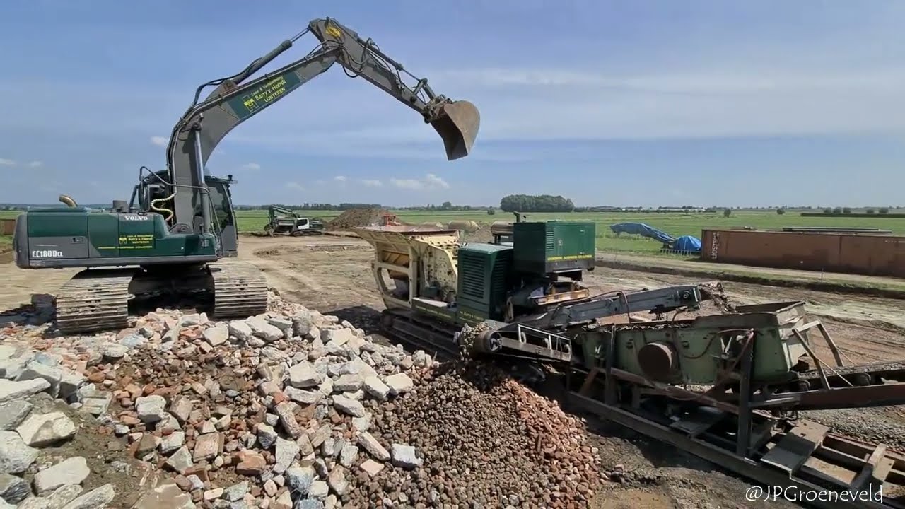Puinbreken op locatie • Barry van Heerdt  Mobile crusher machine