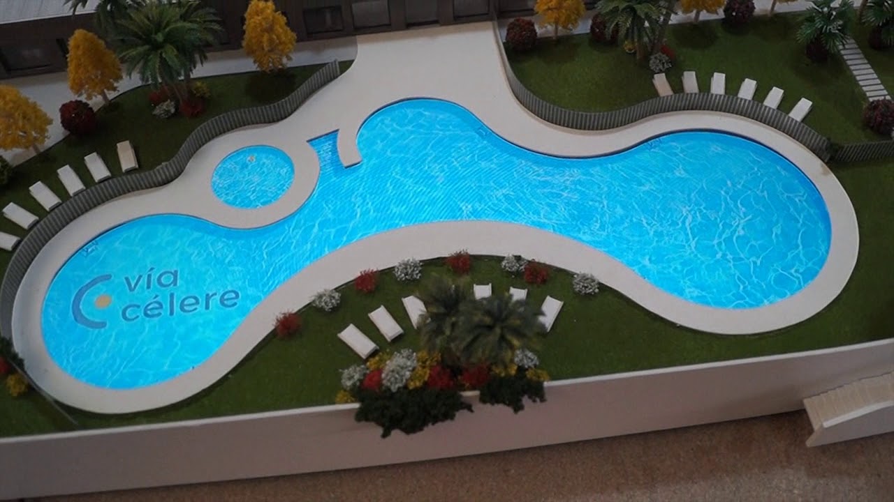 Piscina interactiva en tu maqueta con Grupo Axfito maquetas de última generación - Vía Célere
