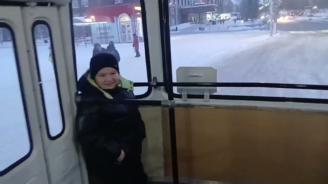 Променад по вечерней Ухте на ретро автобусе ЛиАЗ 677 часть 1