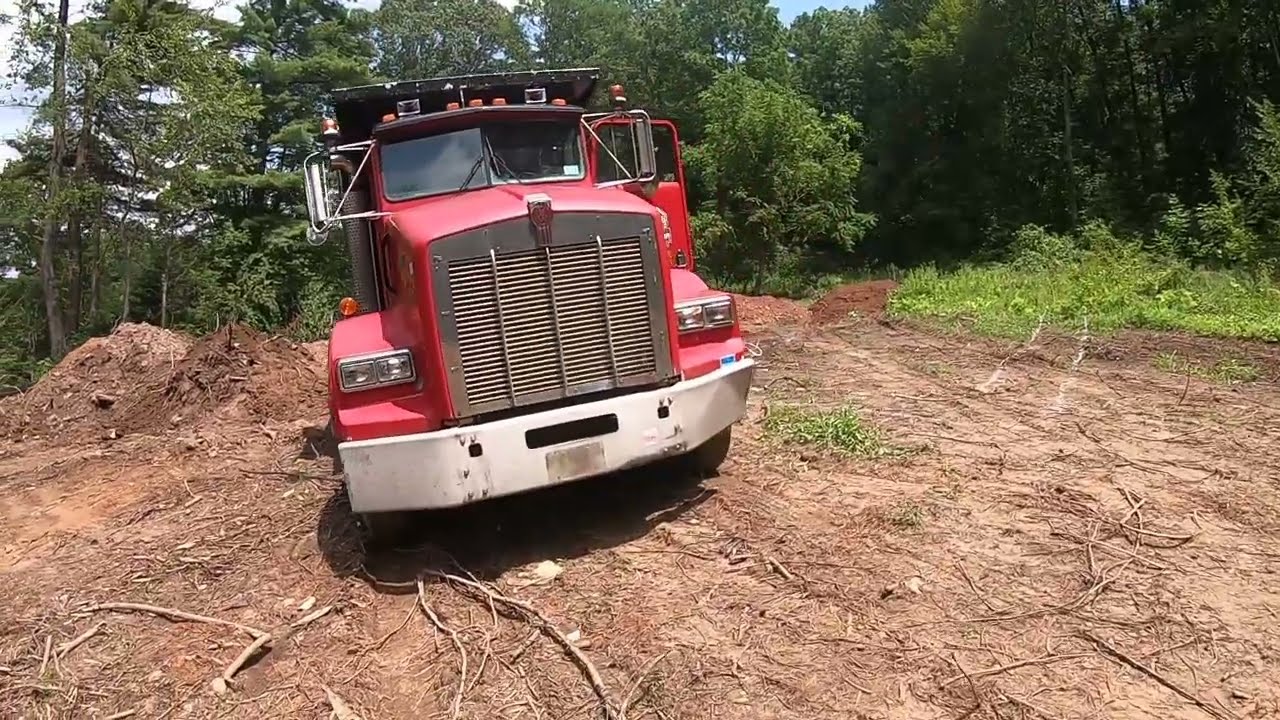 Kenworth T800 dumptruck tips
