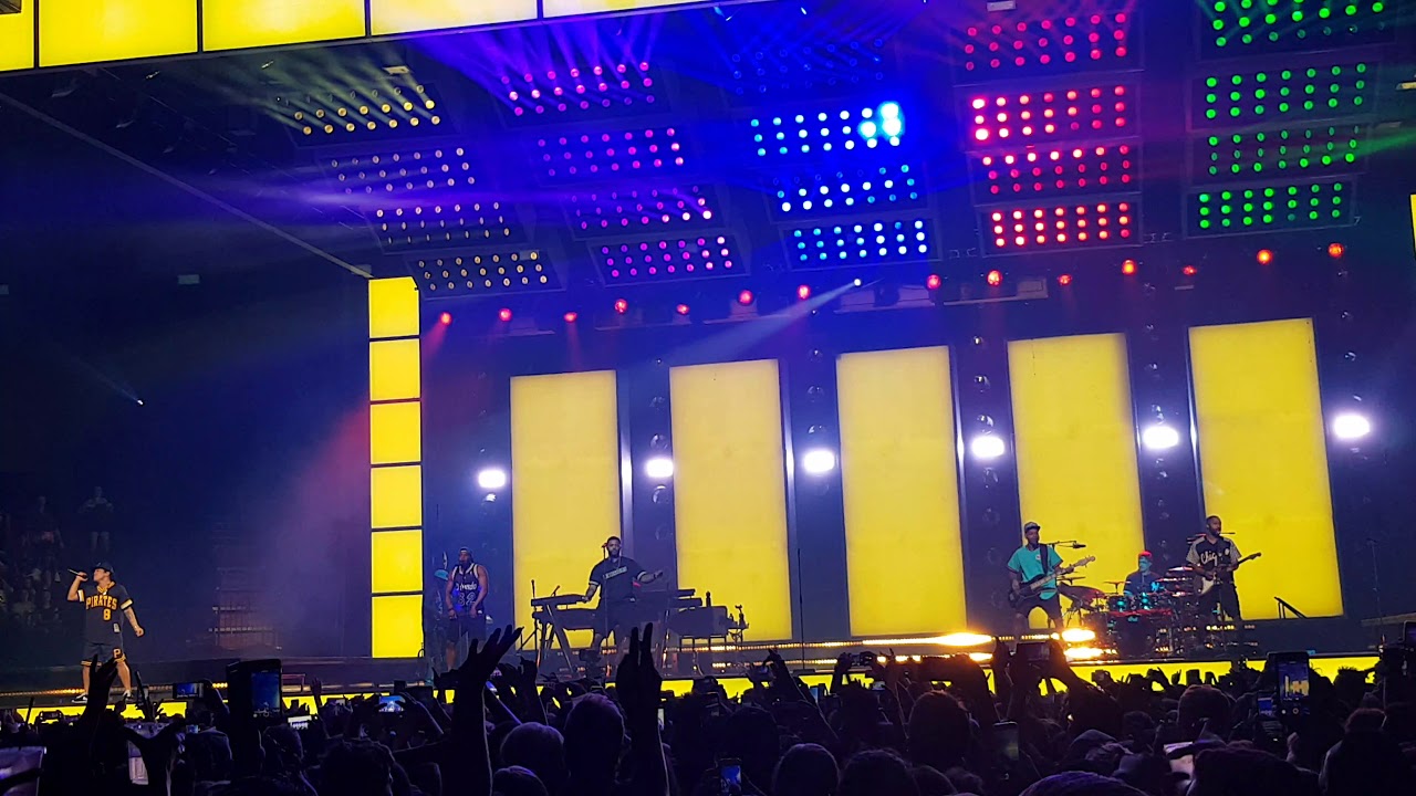 Bruno Mars 24k Magic Auckland Tour - Finesse