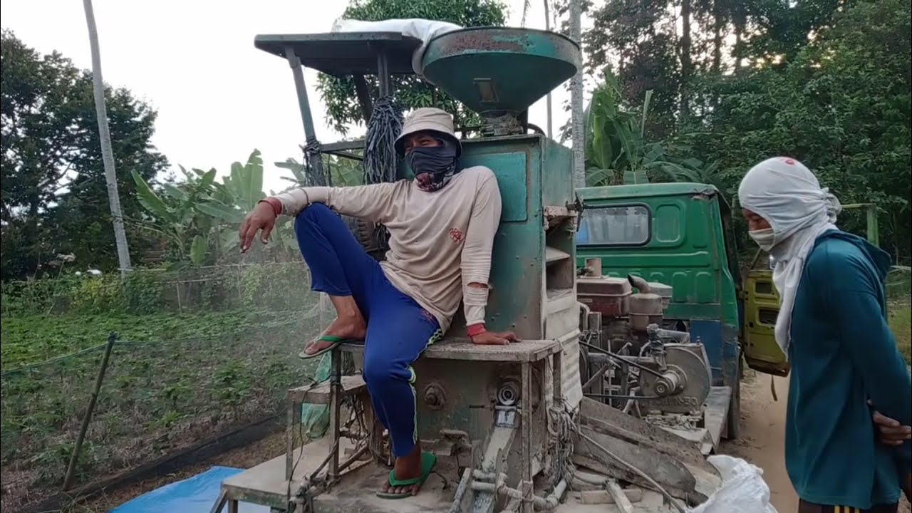 Mobil rongsok di sulap menjadi gilingan padi handal