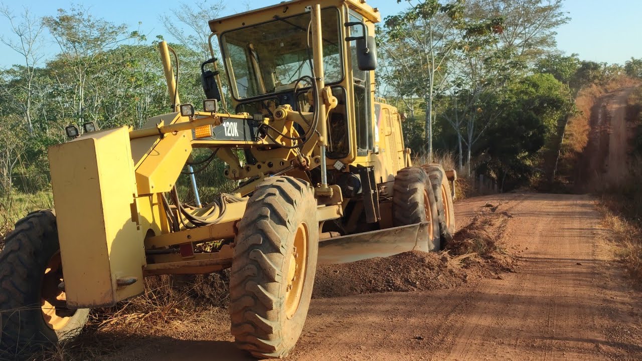 Caterpillar 120K nivelando o jogo: Restauração de estrada