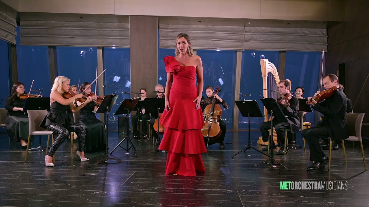 Tamara Mumford sings 