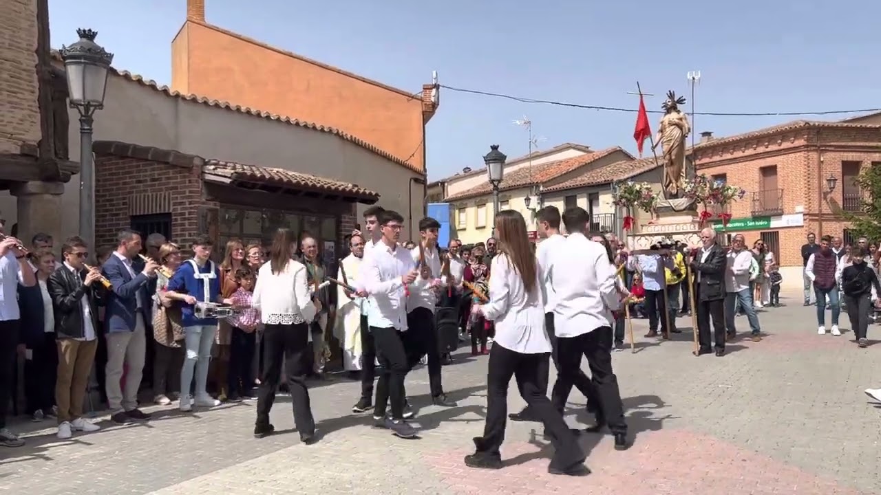 Danza paloteo La Salve. Encuentro Semana Santa. Macotera