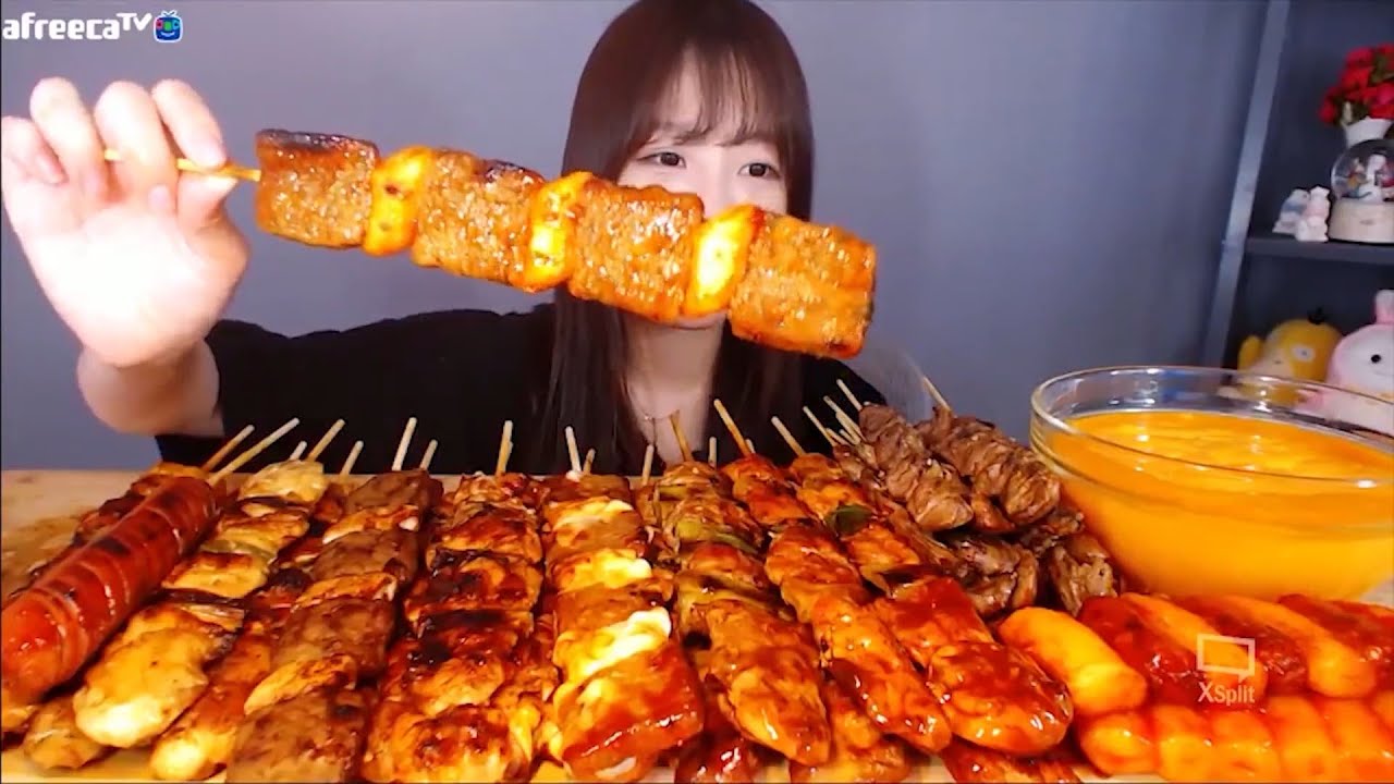 진한 치즈퐁듀에 길거리 꼬치 50개 먹방 닭꼬치,염통,은행,소떡 등Korean mukbang eating show