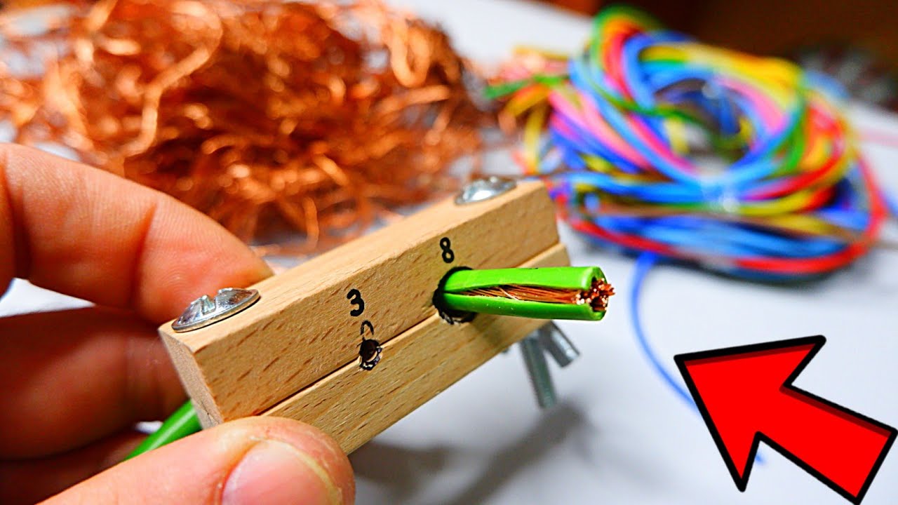 This is how only Professionals Strip WIRE insulation. Genius NEW 5 ideas
