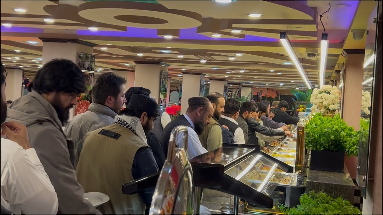 گزارش ویژه سردارنظری هجوم مردم بالای رستورانت برگ در روز اول ماه مبارک رمضان