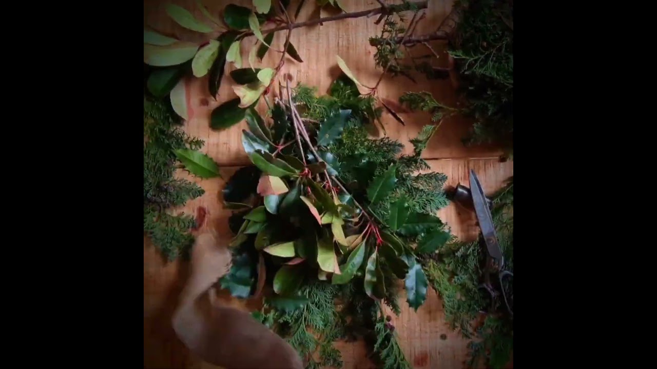 How to make a Christmas Door Swag. So easy!