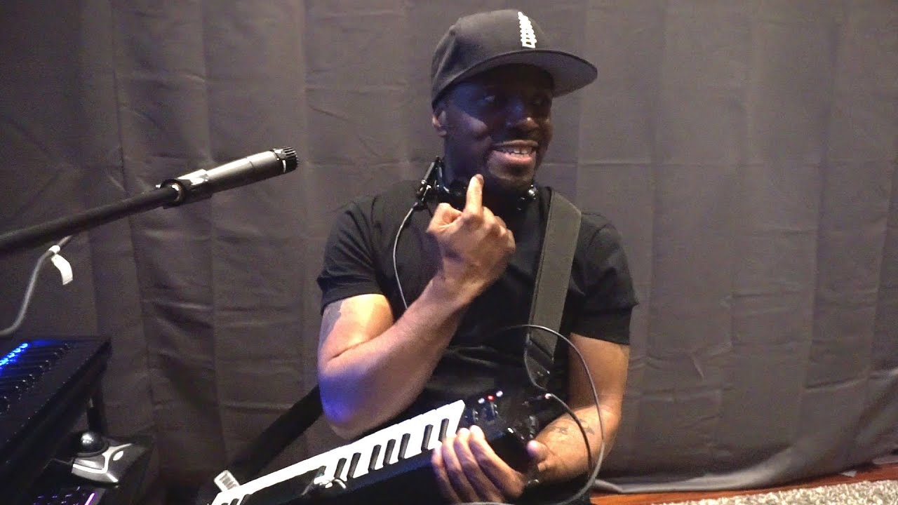 TEDDY RILEY demos ElectroSpit Keytar & ESX-1 Talkbox