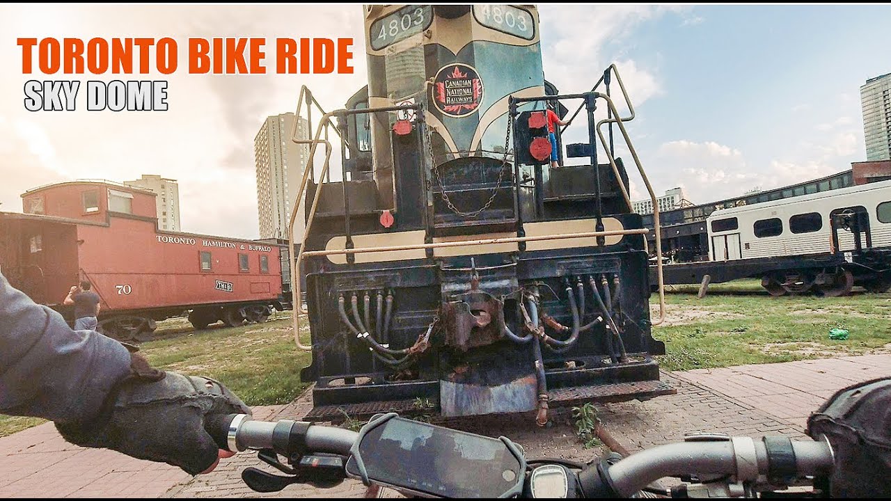 Roundhouse Trains and the Skydome - Toronto Bike ride pov