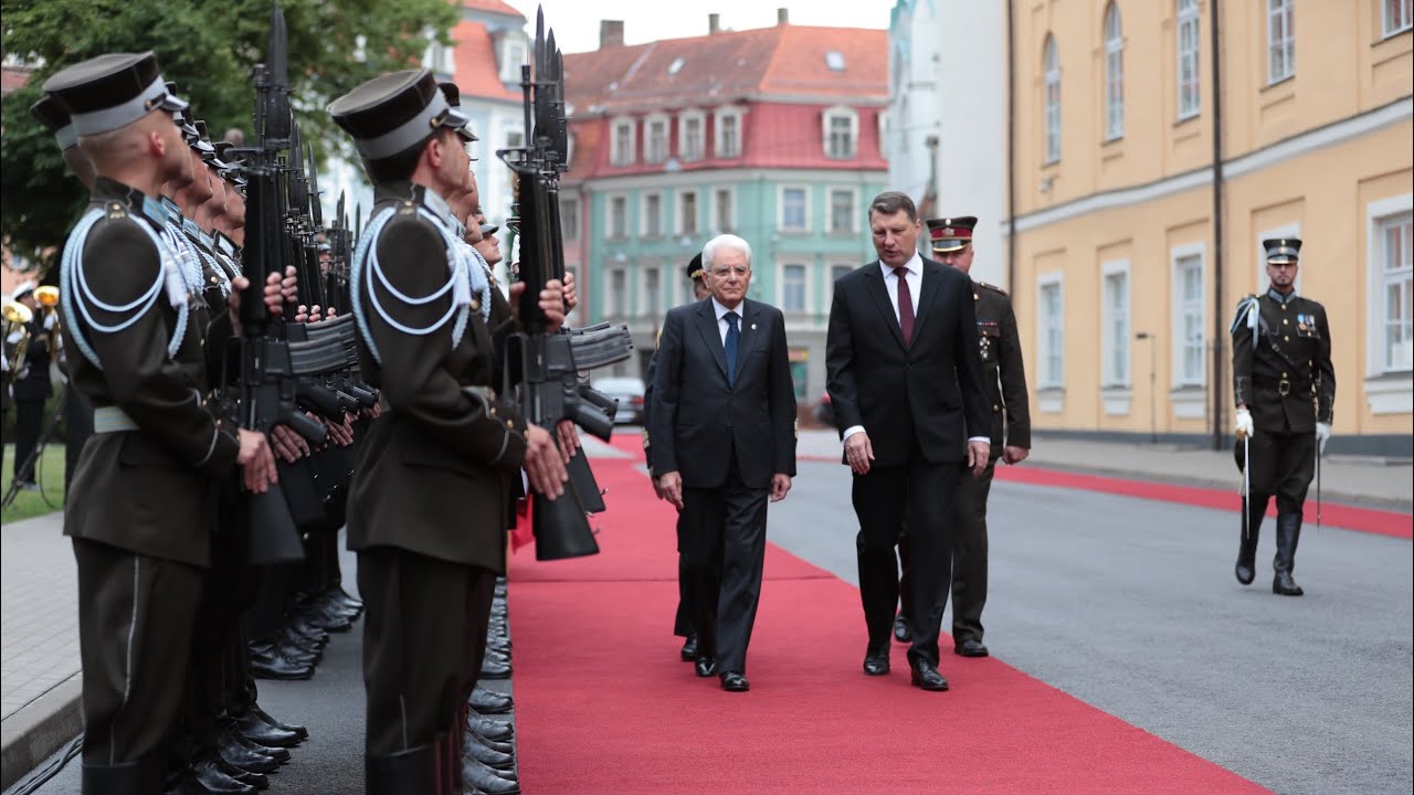 Mattarella al Castello di Riga accolto dal Presidente della Repubblica di Lettonia