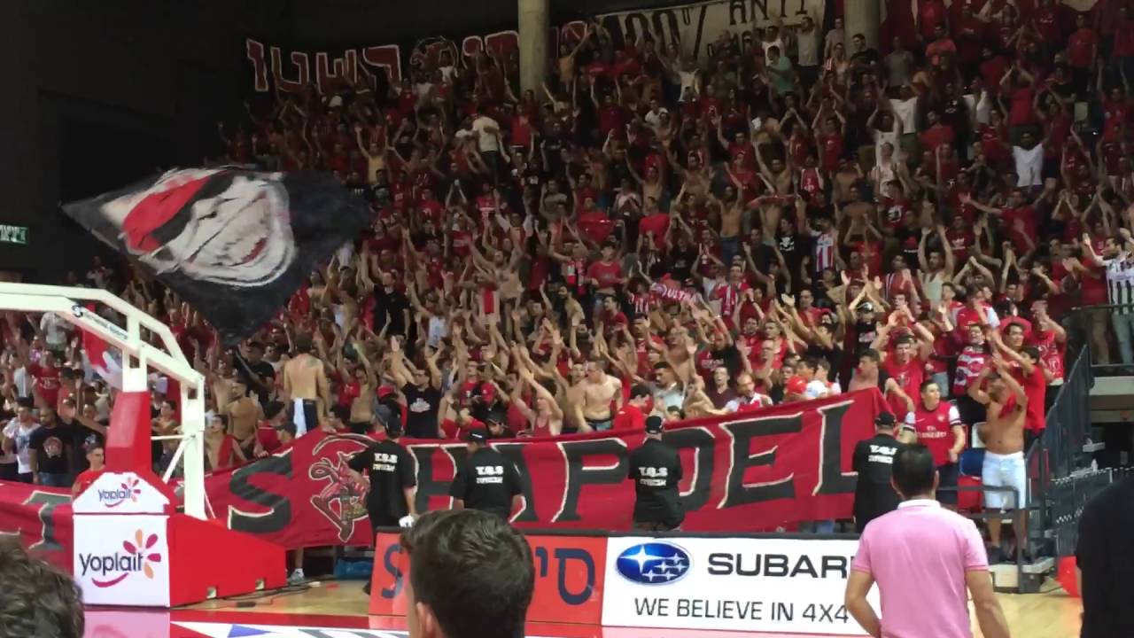 אדום עולה בבלומפילד⚪️🔴