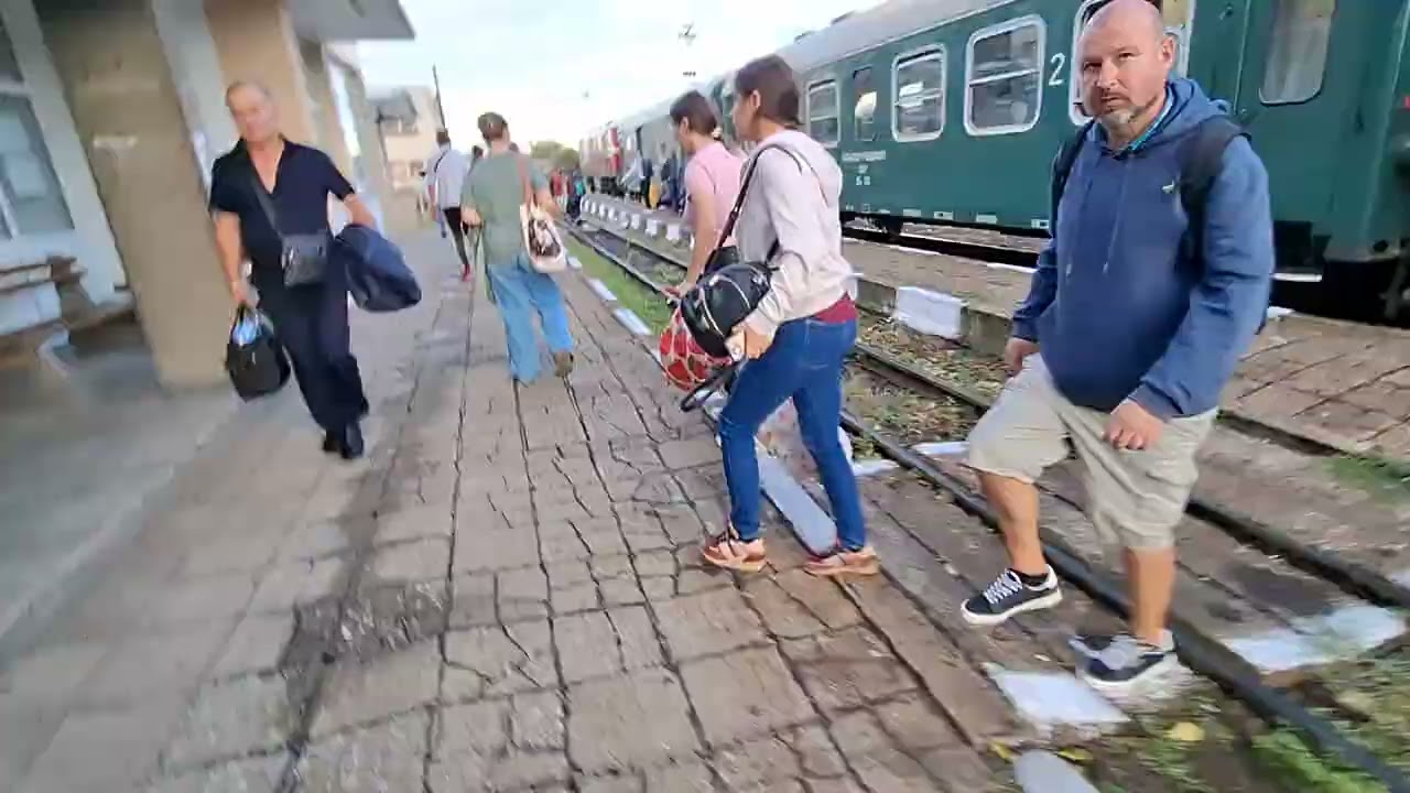 На централна гара Септември част 85 Пътуване с теснолинейката