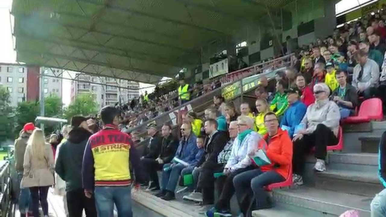 Tammelan stadionin tunnelmat Ilves-HJK-ottelussa 26.6.2015