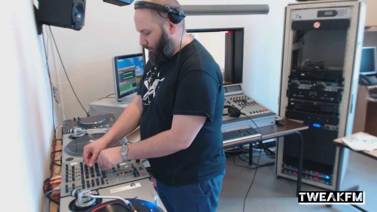 Prosumer in TweakFM (Ostgut Ton)