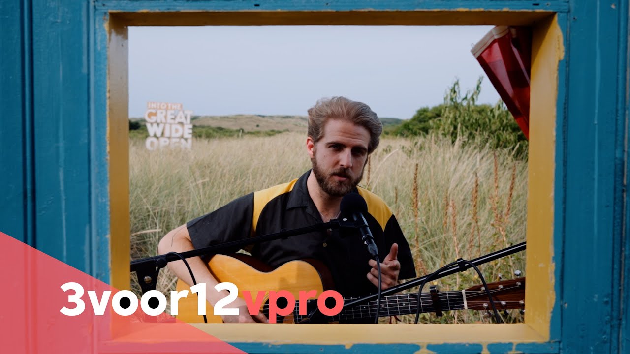 Christian lee Hutson plays ‘Northsiders’, ‘Strawberry Lemonade’ and ‘Blank Check’ live in de popkast