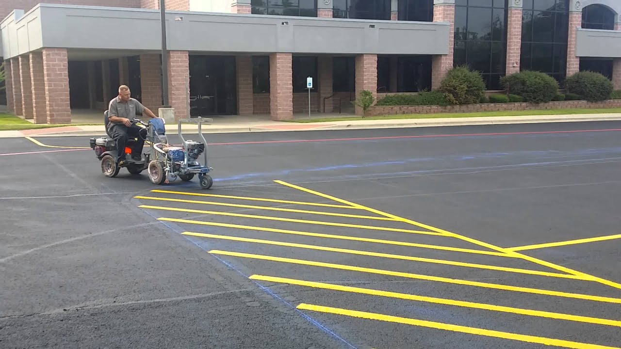 Professional parking lot striping linelazer 3900