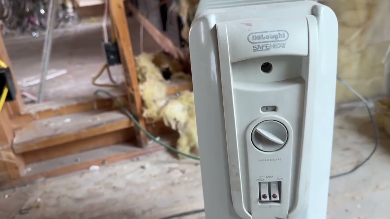De'Longhi 1500W Oil Filled Space Heater Review | Energy-Saving Portable Heater for Home & Office