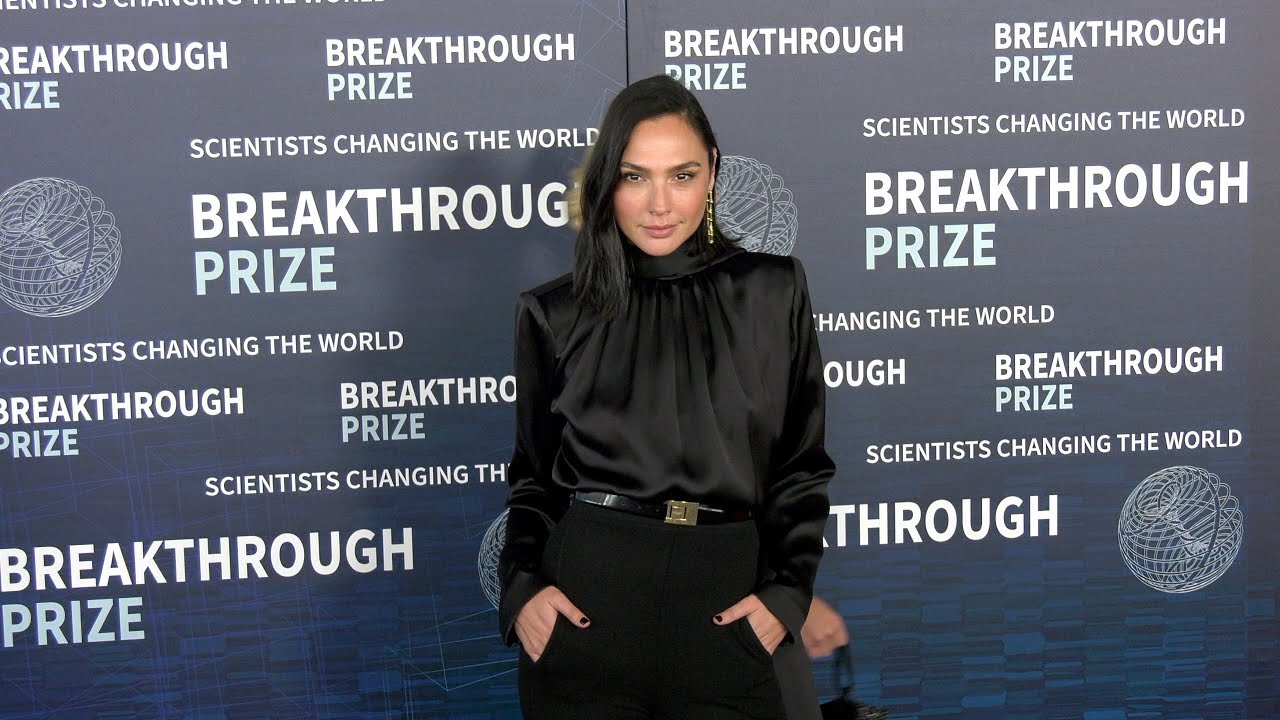 Gal Gadot 2023 Breakthrough Prize Awards Ceremony Red Carpet with Jaron Varsano