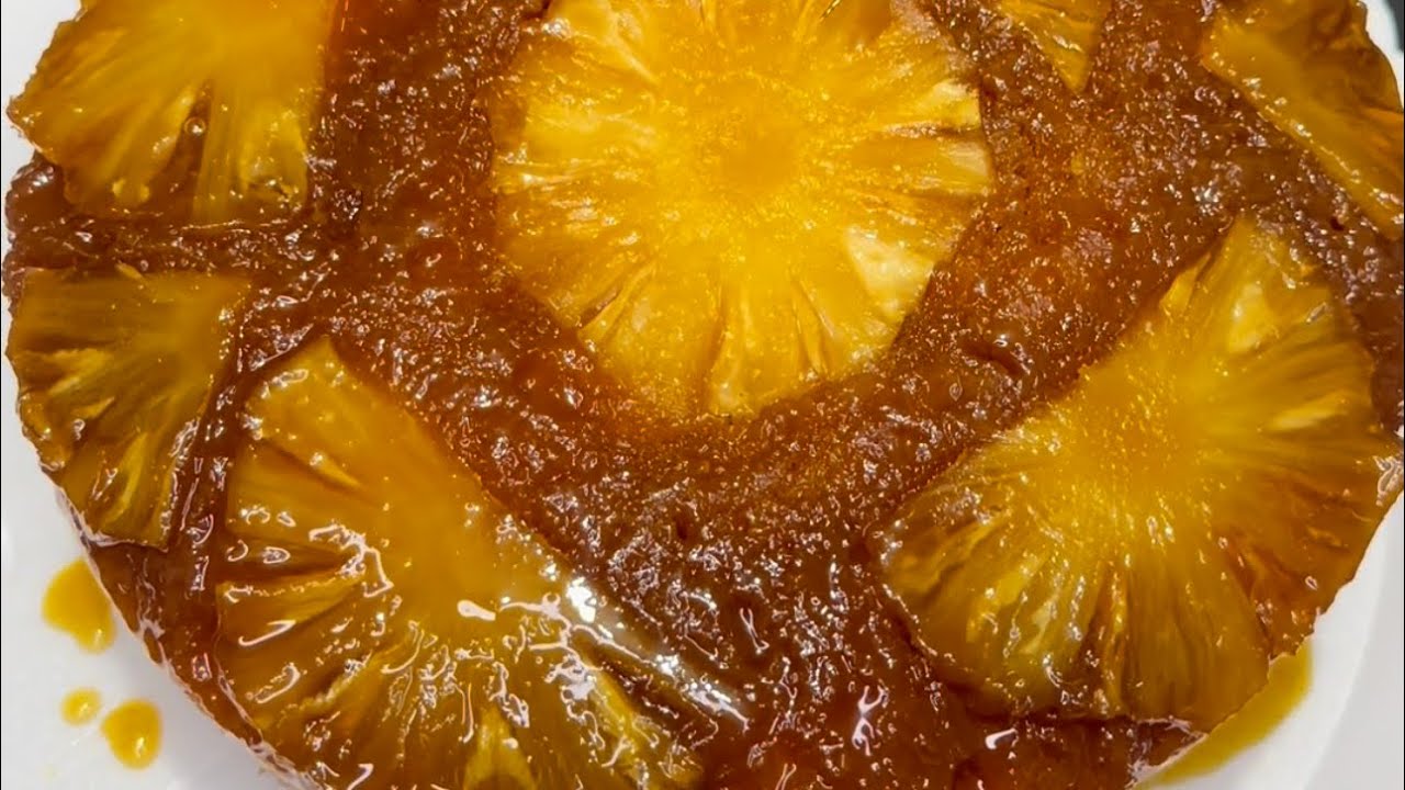 Bolo de abacaxi caramelizado