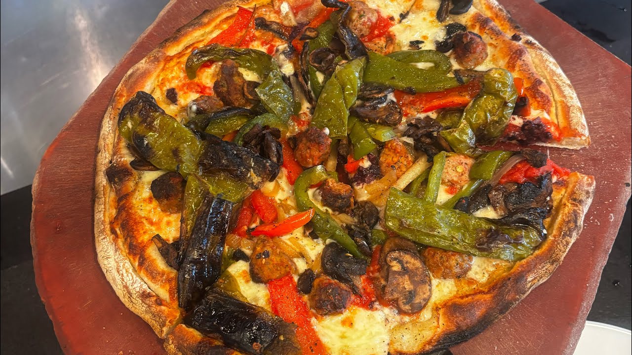 Пицца, приготовленная в угольной печи, за 39 долларов?! 🍕 Отзыв об пицце от Энтони | Оценка One B...