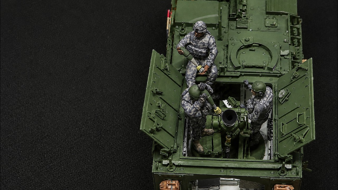 Building a 120mm Mortar Crew for a M1129 Mortar Carrier Variant (MCV) Stryker