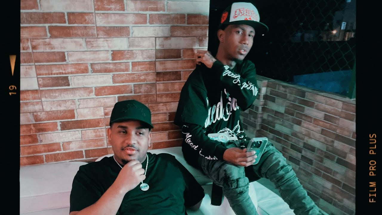 AKA CASTRO x PUNTICO - PASAME INTERNET (VIDEO OFICIAL) By AT Films