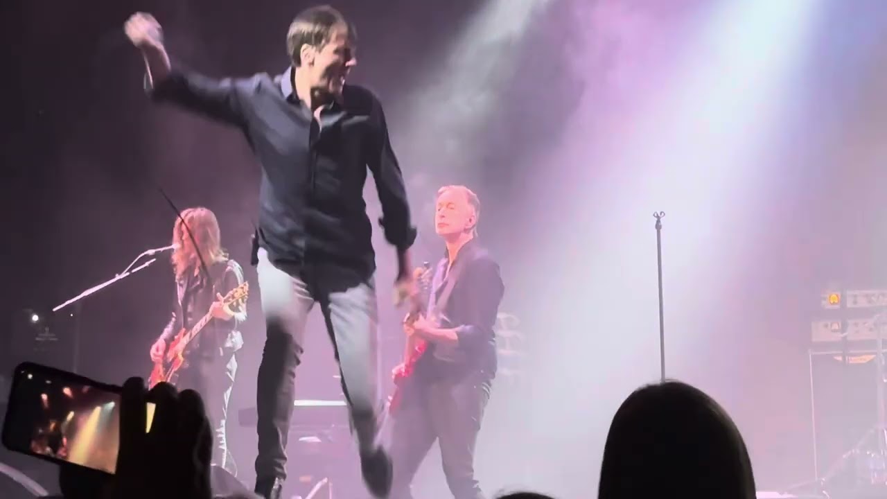 Suede Turn Off Your Brain And Yell 9th December 2023 Winter Gardens Eastbourne