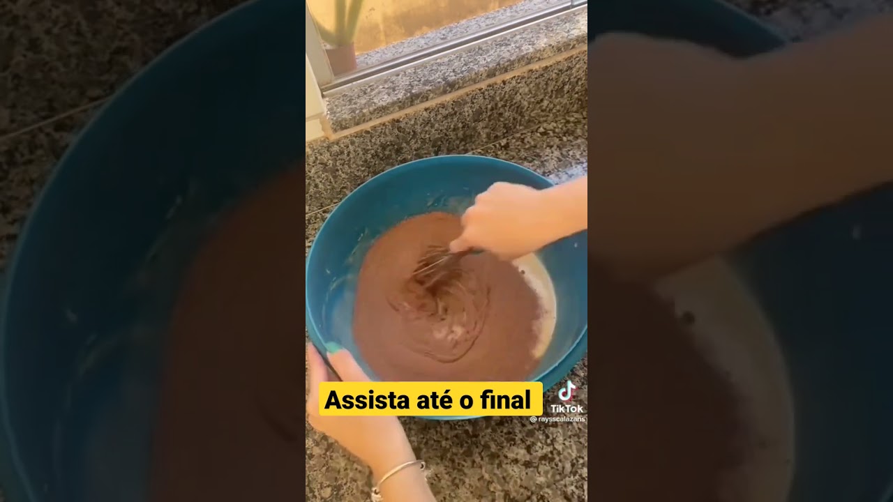 bolo de Coca cola 😳🤯 #receitasfaceis #amei #querofazer #muitobom #shorts #short #delicia #facil