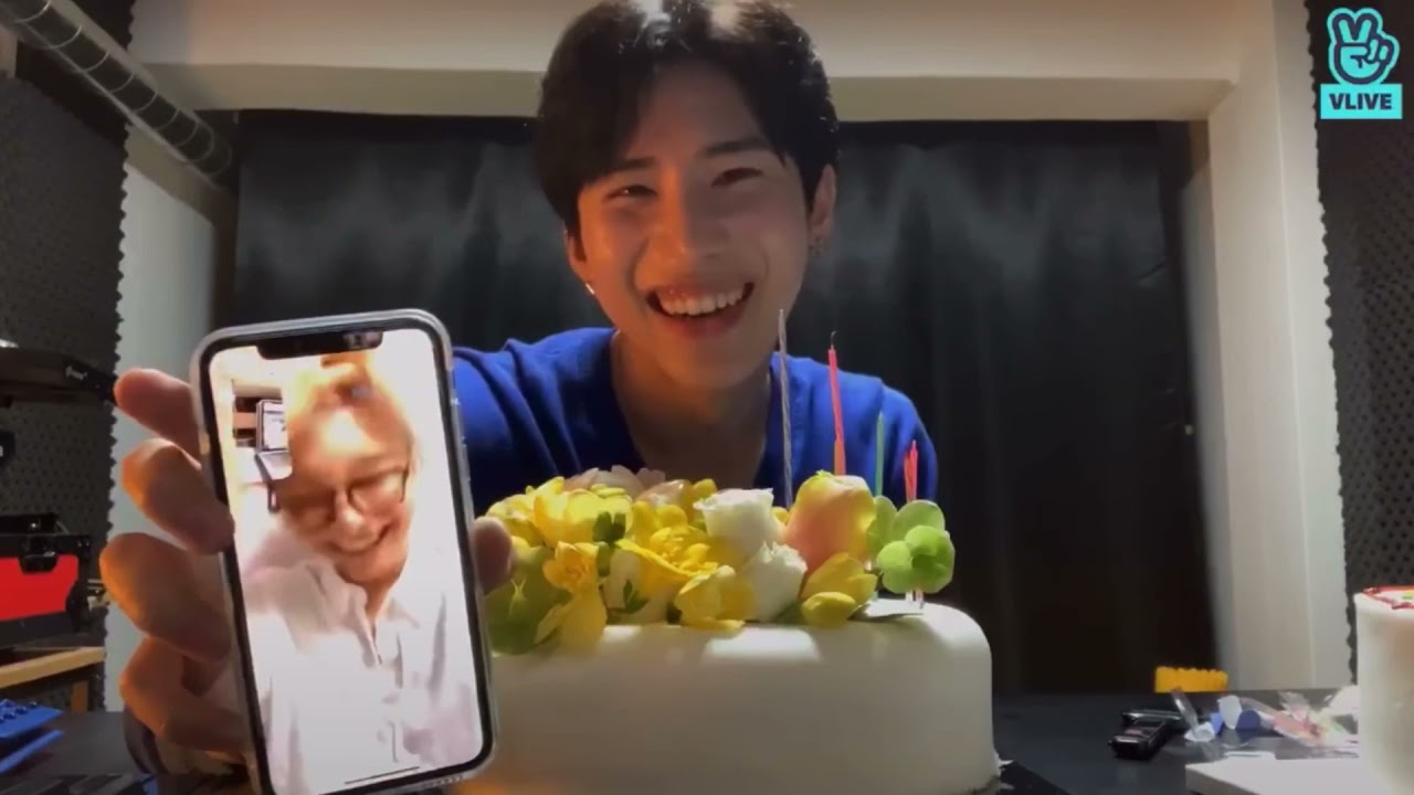 KING WOW emotional birthday 🎂💜 • A.C.E vlive 2020.05.15 [eng sub] 에이스