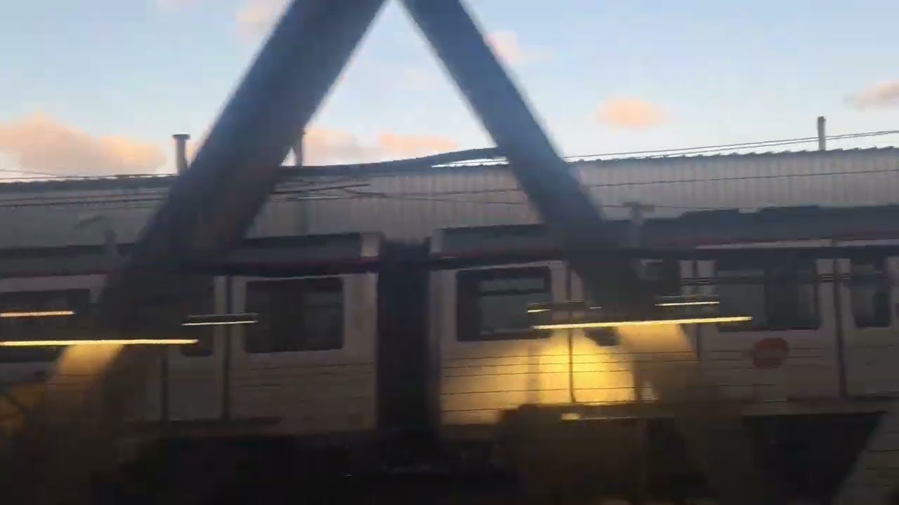 Metro L1 Serie 4069-4072 finalizando su servicio en la Bordeta de Santa Eulàlia (16/06/2024)