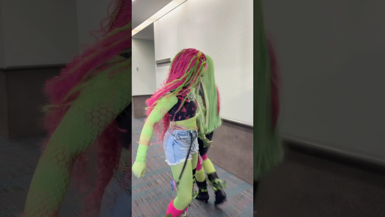 G1 vs G3 Venus Mcflytrap Cosplay @Hollowcoded #monsterhigh