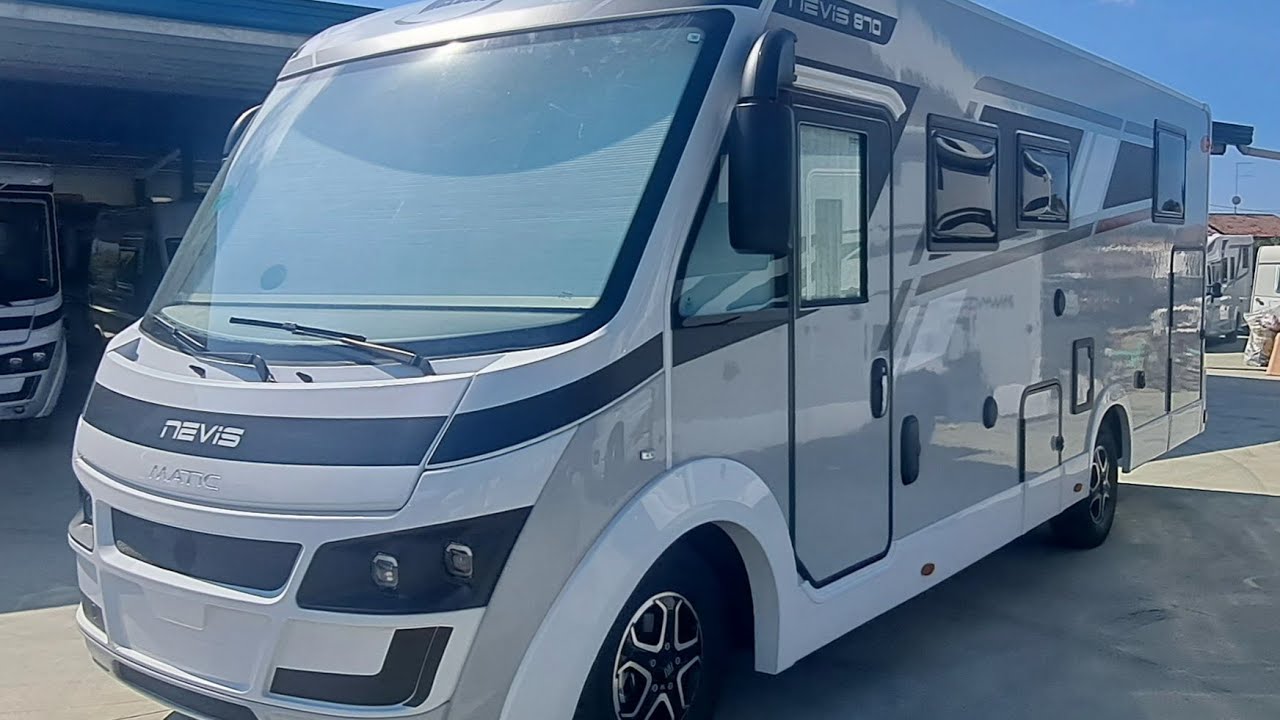 Nuovo Mclouis Nevis 870 letti gemelli dinette face a face 7.45m modello 2026 tutto finanziabile 180m