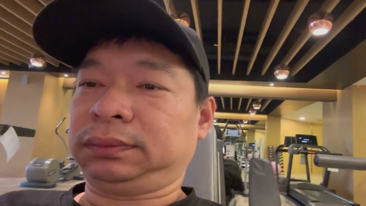 義大二天一夜，走小孩的畢業旅行行程，義大世界PART5-#晚上的廣場娃娃機  #義大天悅飯店   #義大世界購物廣場   #歐式大道