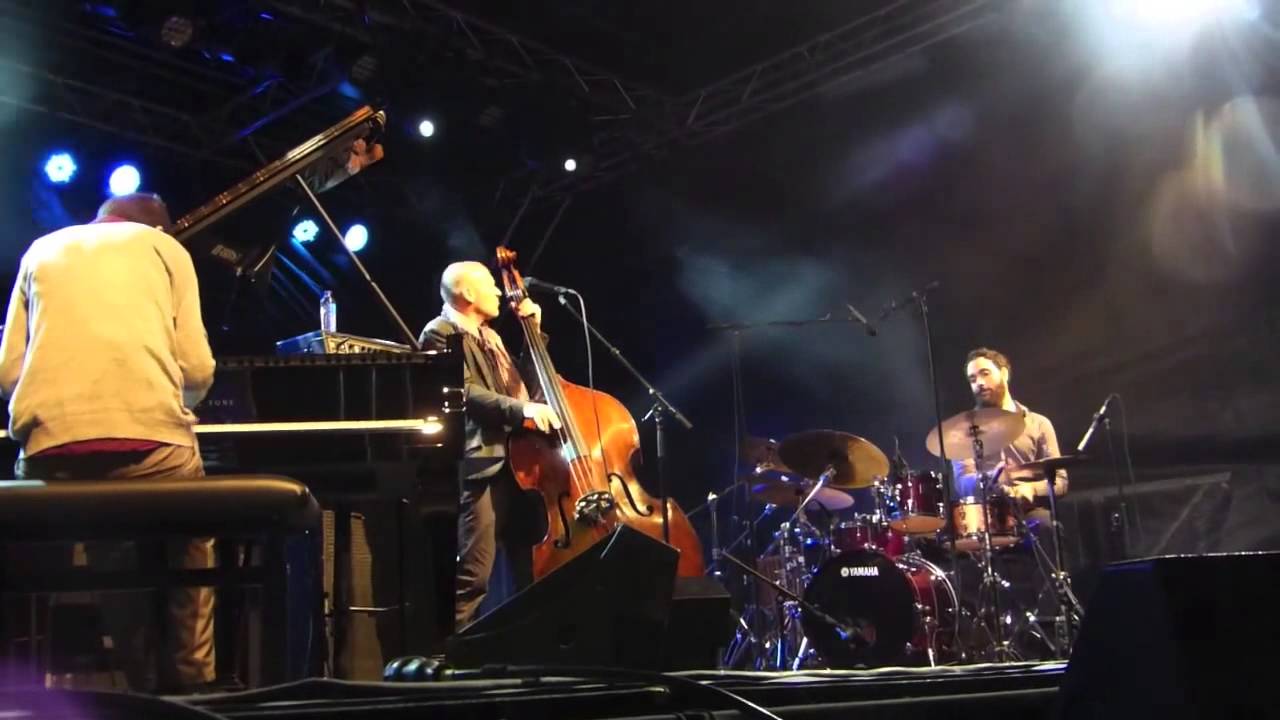 Daniel Dor with Avishai Cohen Trio @ Jazz au Phare