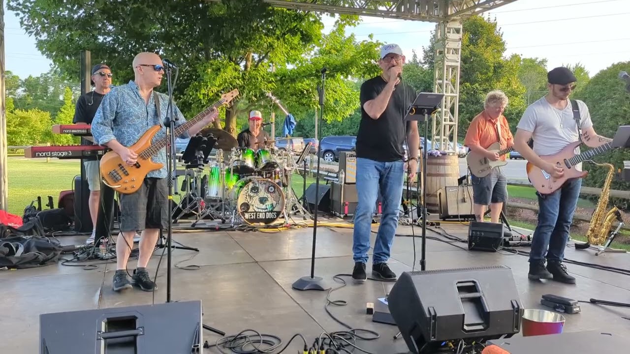 Entertainment Club Of NJ  West End Dogs / Pretty Women @ Huddys Inn , June 26 2022