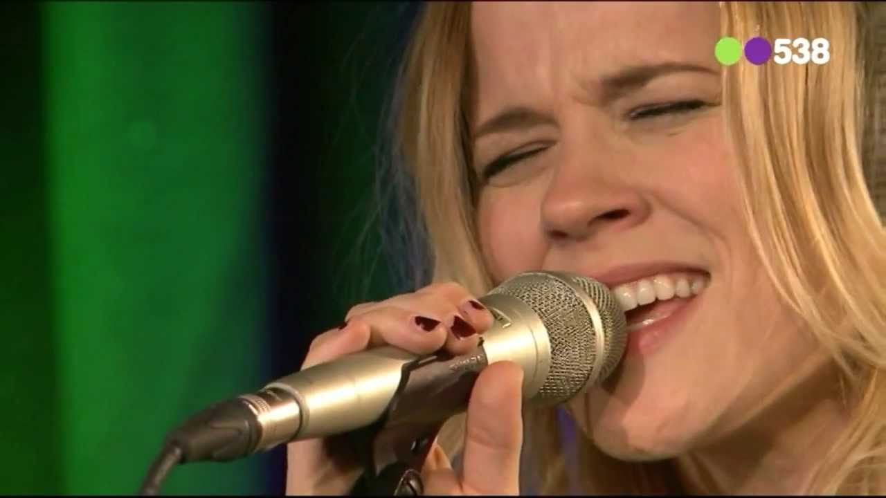 Ilse Delange live  @EversStaatOp538 - Blue Bittersweet