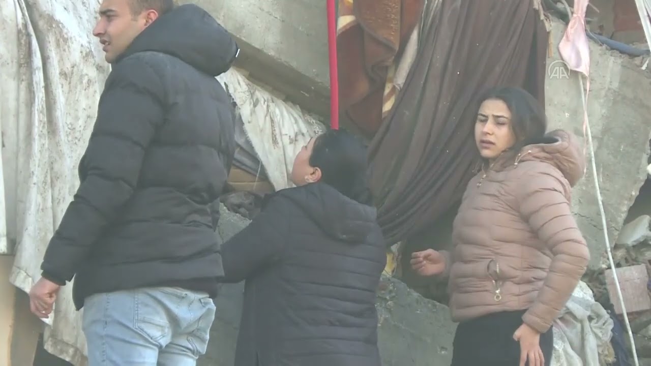 KAHRAMANMARAŞ - Arama kurtarma ekipleri çalışmalarına devam ediyor