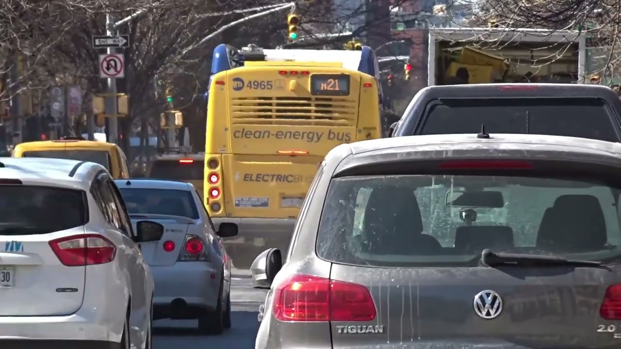 MaBSTOA: New Flyer XE40 CHARGE NG #4965 On A Lower East Side & SoHo-bound M21 (Post Pilot)