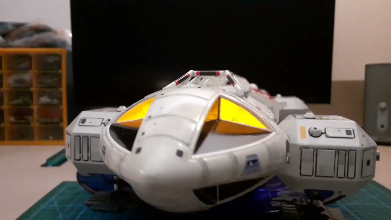 SPACE 1999 EAGLE 4 MPC 825 22
