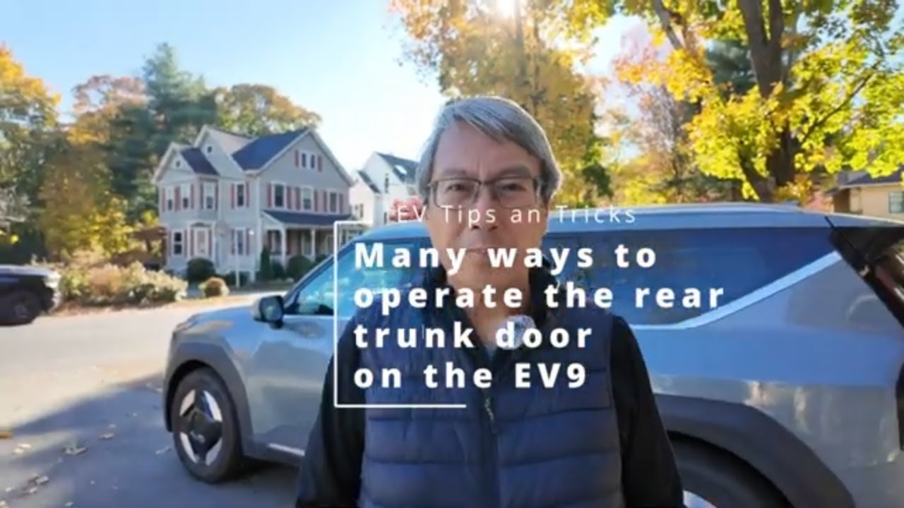How to open and close the EV9 trunk door