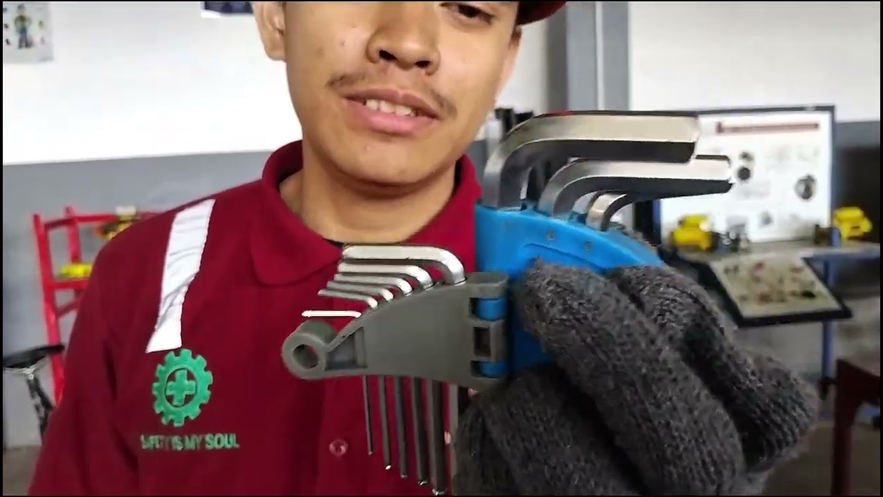 AKABI 4-Muhammad Fazal Fikri-1B-MKK010206-Basic Tools Explanation