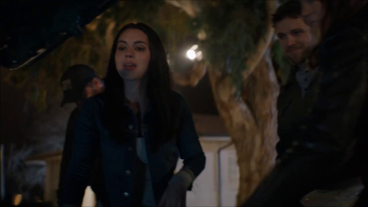 SEAL Team 3x16 - Leaving the party / Clay and Jason talk