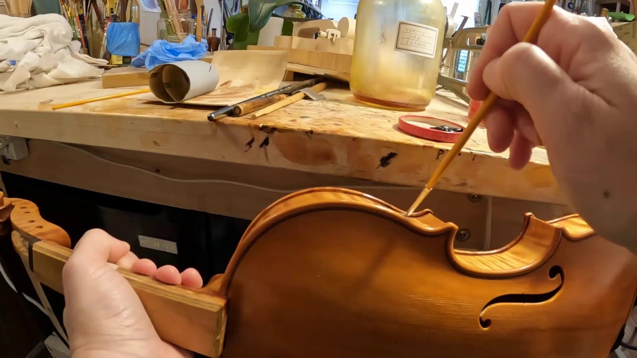 Live 🎻🎥  antiquing varnish step 1️⃣ on Camelia 🌸