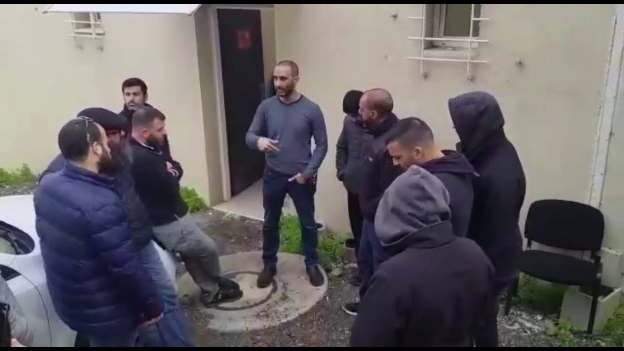 فيديو - اتهام رجل 50 عاما من جسر الزرقاء بتجارة المخدرات