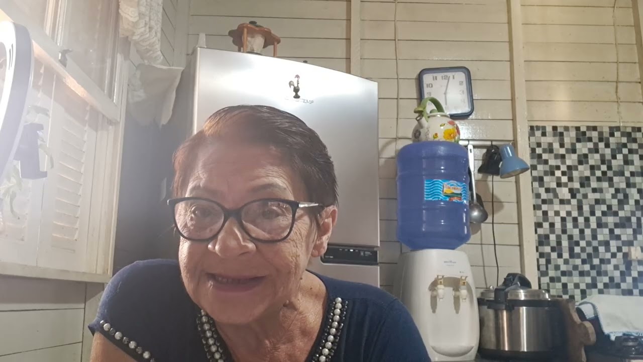 #MARCELINO  O MUQUIRANA DE RAINHA ISABEL# O FOGÃO  A LENHA MAIS BONITO,KKK ME POUPE.